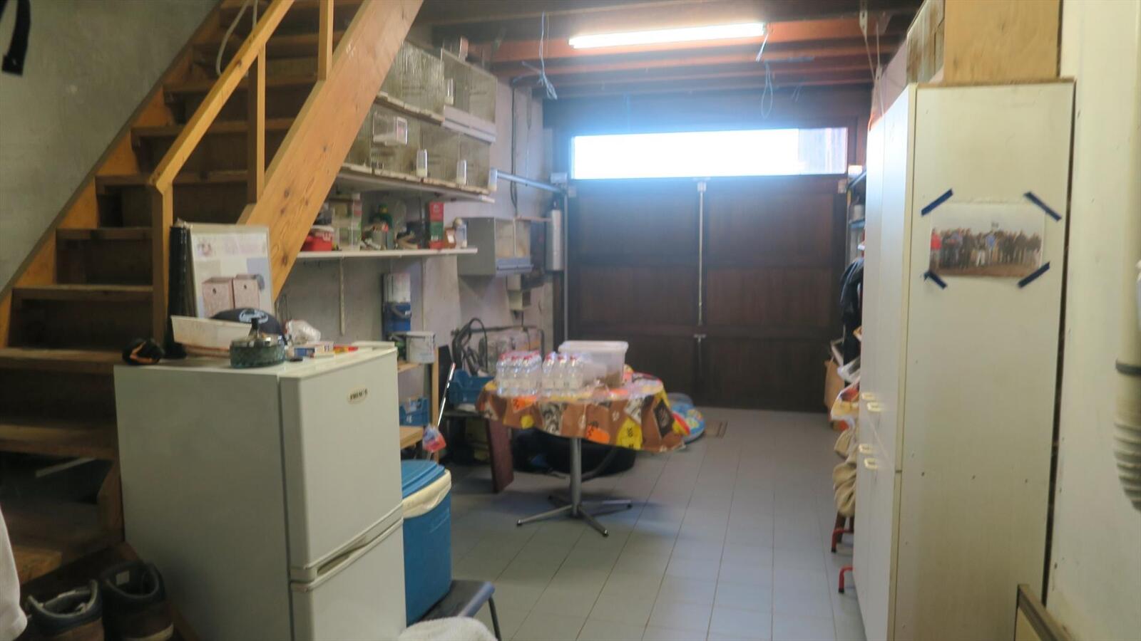 ruime woning met stallingen 