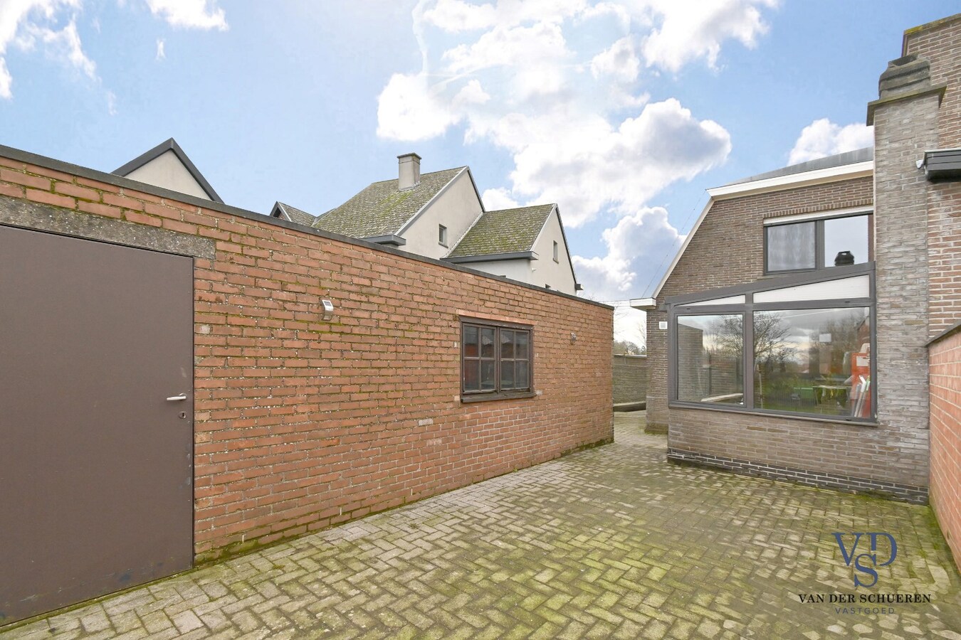 Degelijke Half Open Bebouwing 