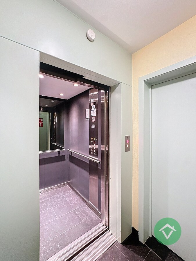 Appartement met 2 slaapkamers en garage te Torhout 