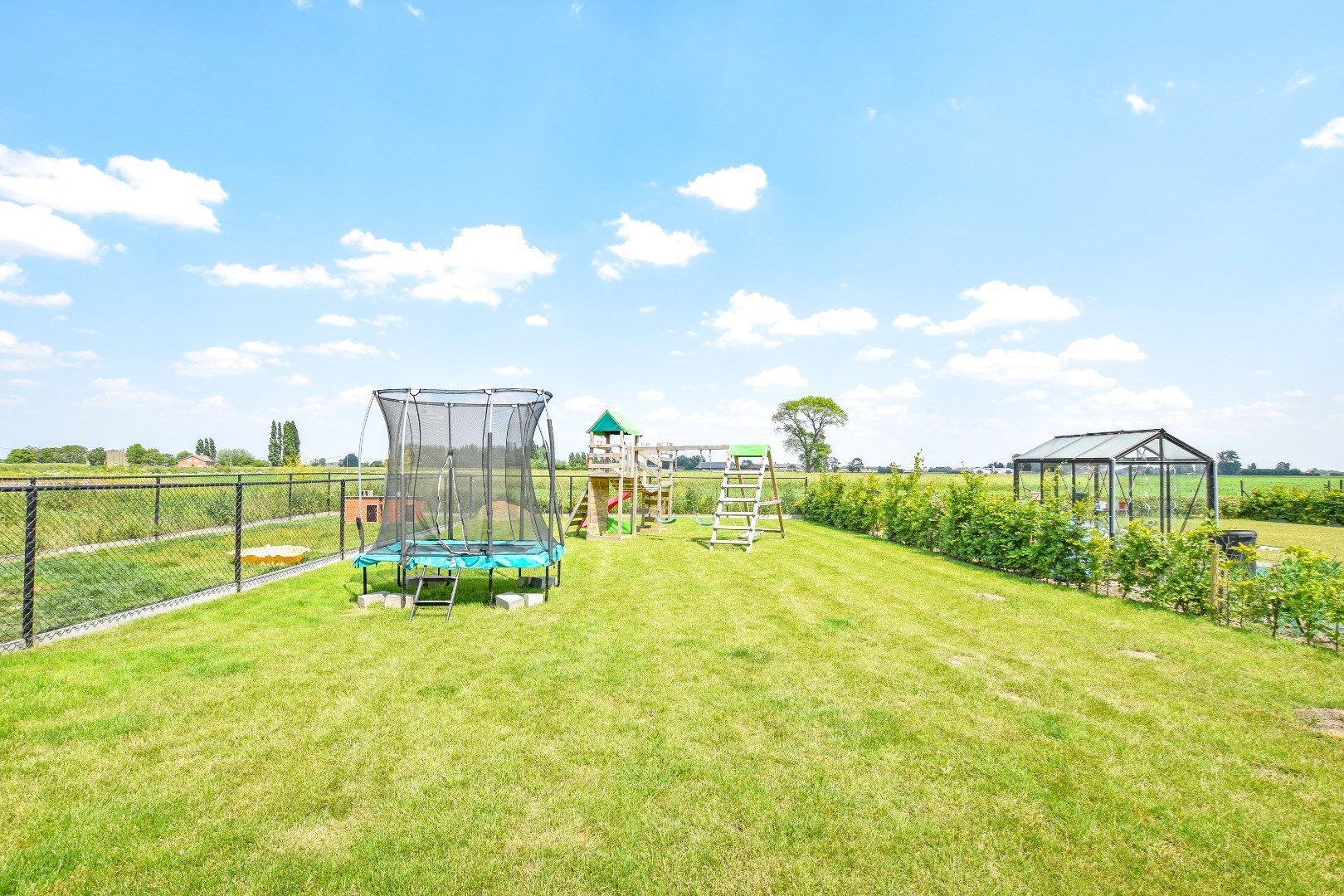 Recent met smaak afgewerkte alleenstaande woning 