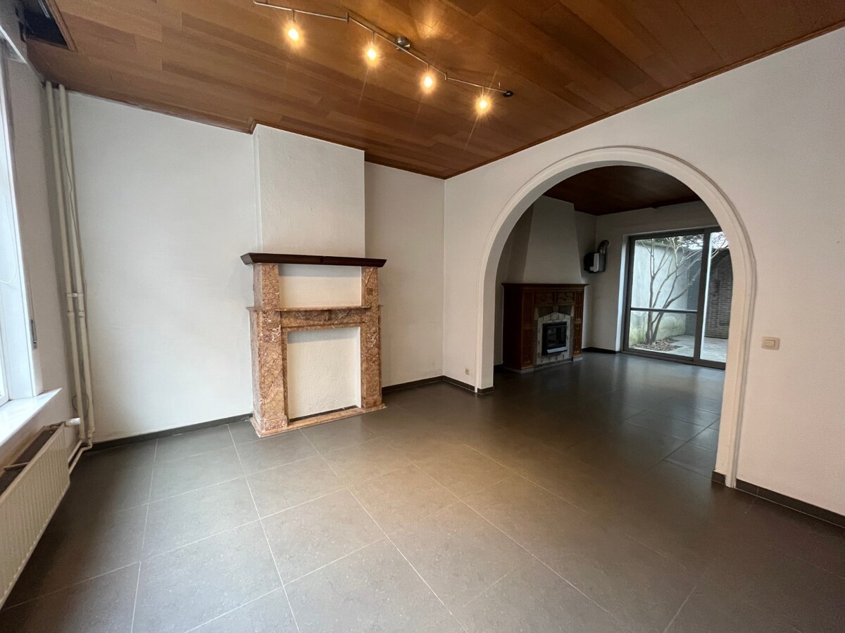 Ruime, energiezuinige gesloten bebouwing in centrum Gavere 