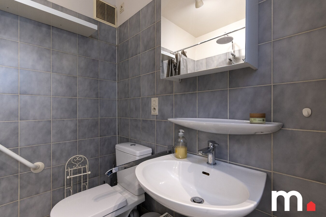 Lichtrijk instapklaar appartement  te Roeselare! INVESTERINGSOPPORTUNITEIT ! 