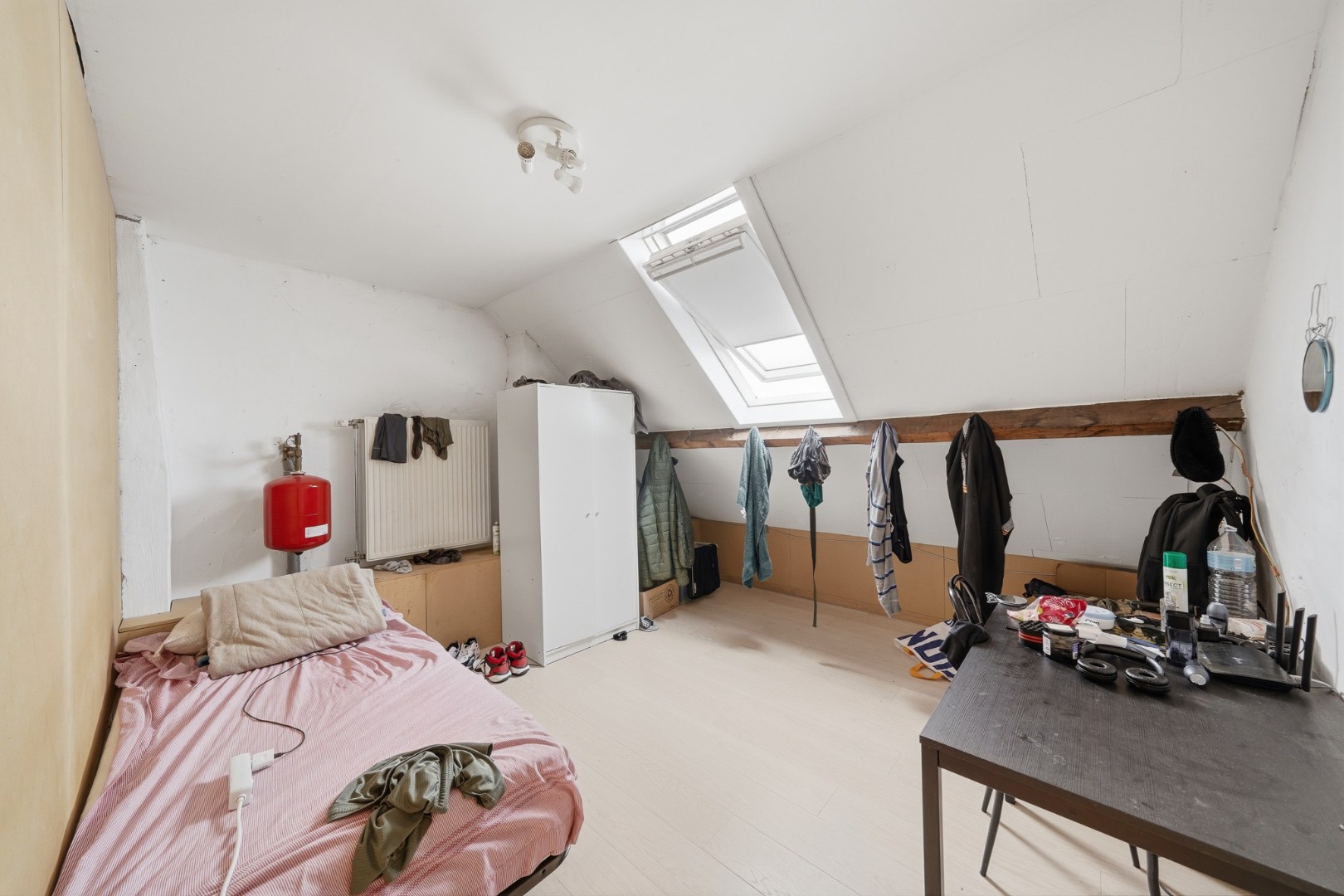 Ruime woning met veel mogelijkheden te Oostende 