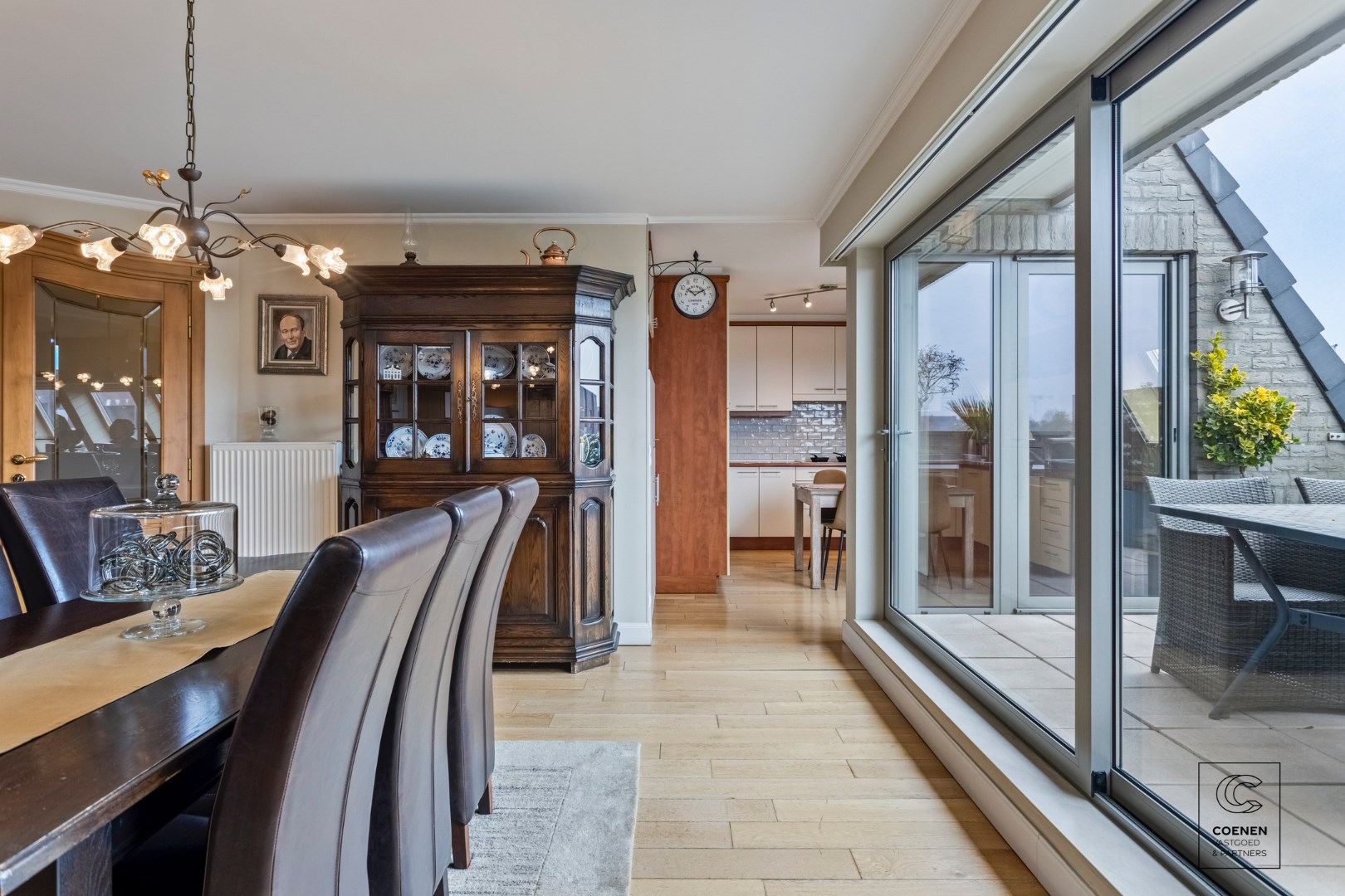 Ruim en stijlvol appartement van 146m² met zonnig terras in Lier! 