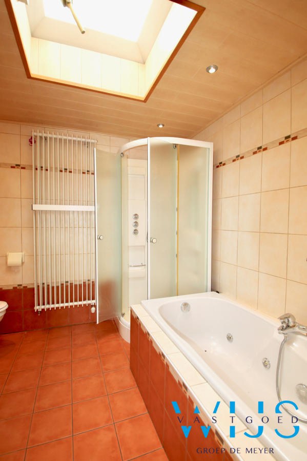 Instapklaar woonhuis op een rustige locatie te Rieme ! 