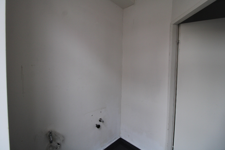 Rijwoning met 2 slaapkamers en koer te Roeselare 