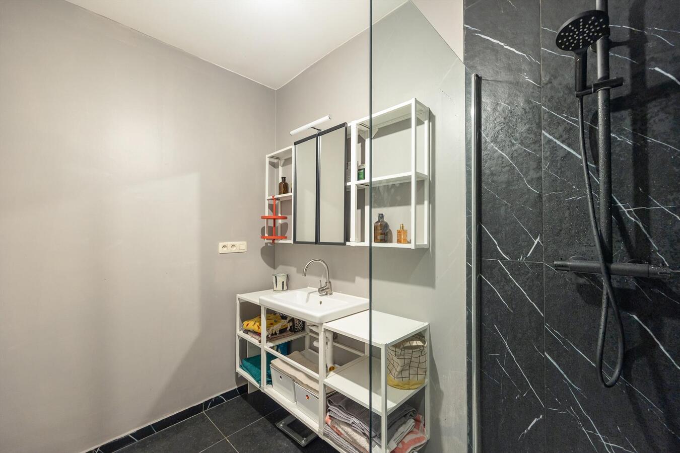 Gerenoveerd gelijkvloers appartement met stadstuin! 