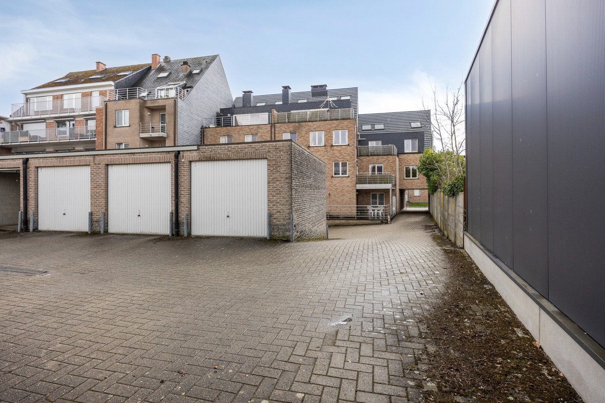 Instapklare penthouse met 2 slaapkamers en terras van 60m² , 4 kelders en garagebox in Korbeek-Lo! – EPC 199 kWh/m² - bewoonbare opp. 131 m² 
