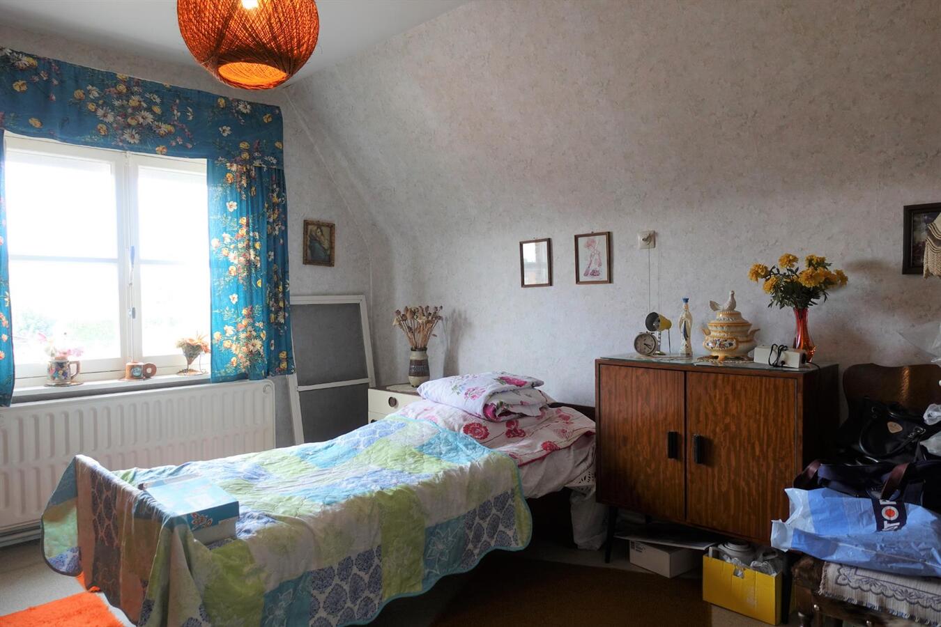 Goed gelegen half-open woning met grote tuin 