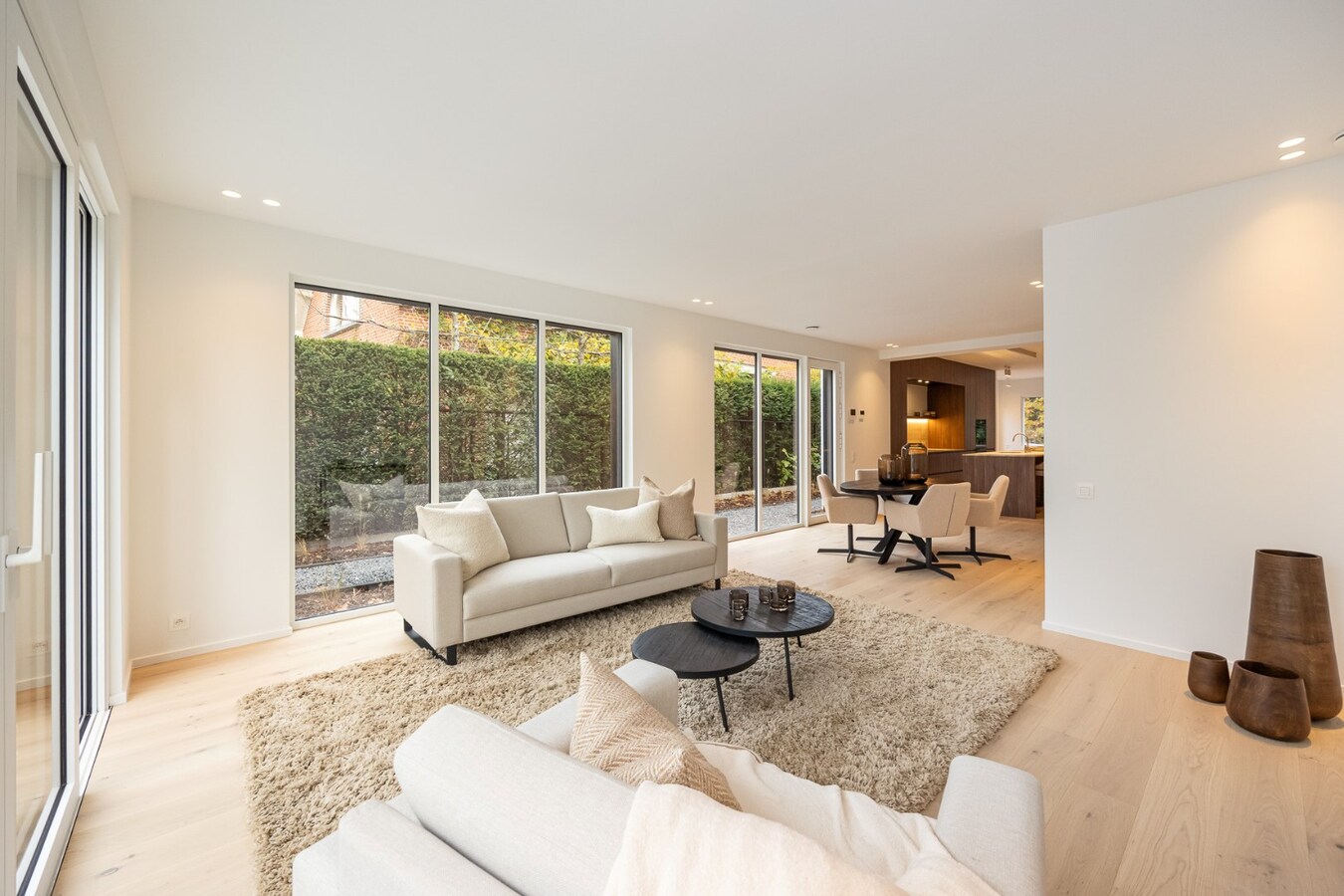 Energiezuinige instapklare woning met 4 slaapkamers en bijgebouw in hartje Schilde 