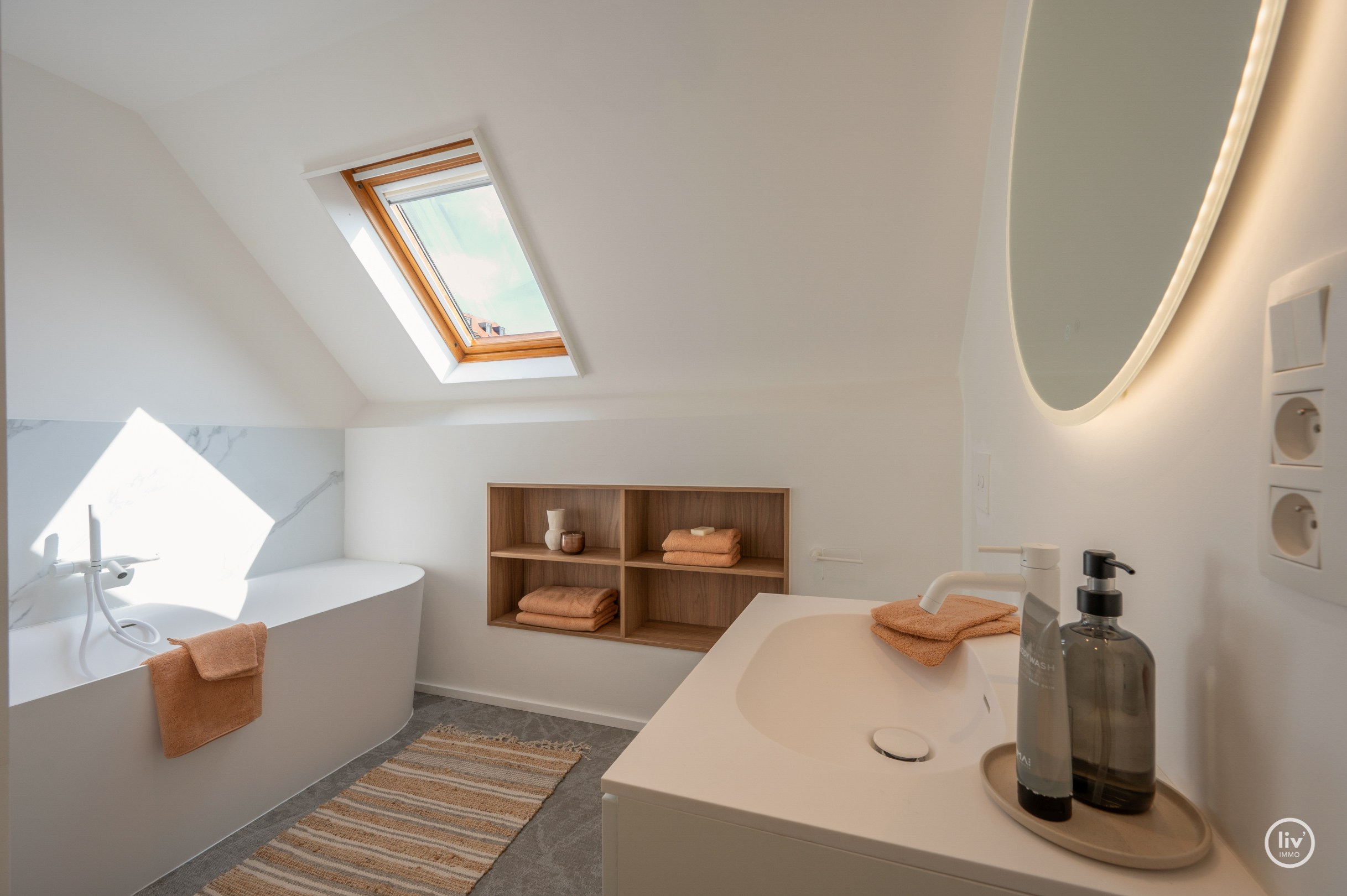Exclusief gerenoveerde villa op een absolute toplocatie in de Jozef Nellenslaan te Knokke. 