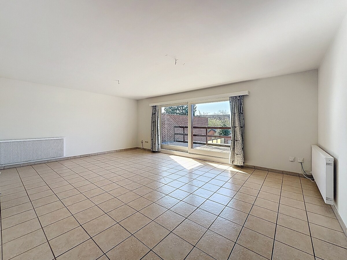 Leuk appartement met groot terras en garage nabij centrum Zottegem 