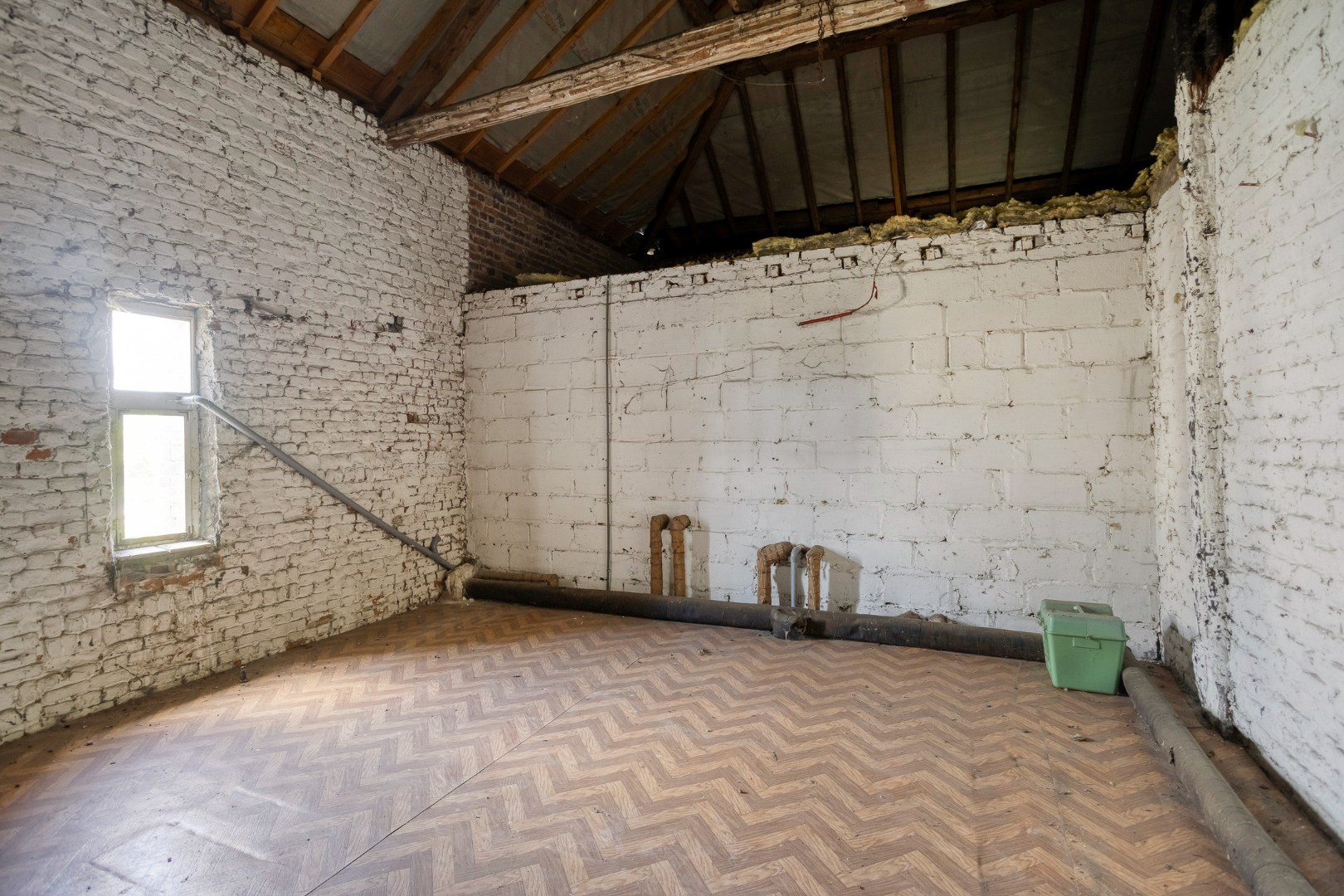 TE RENOVEREN WONING met 2/3/4 slaapkamers en tuin – 1640 SINT-GENESIUS-RODE 