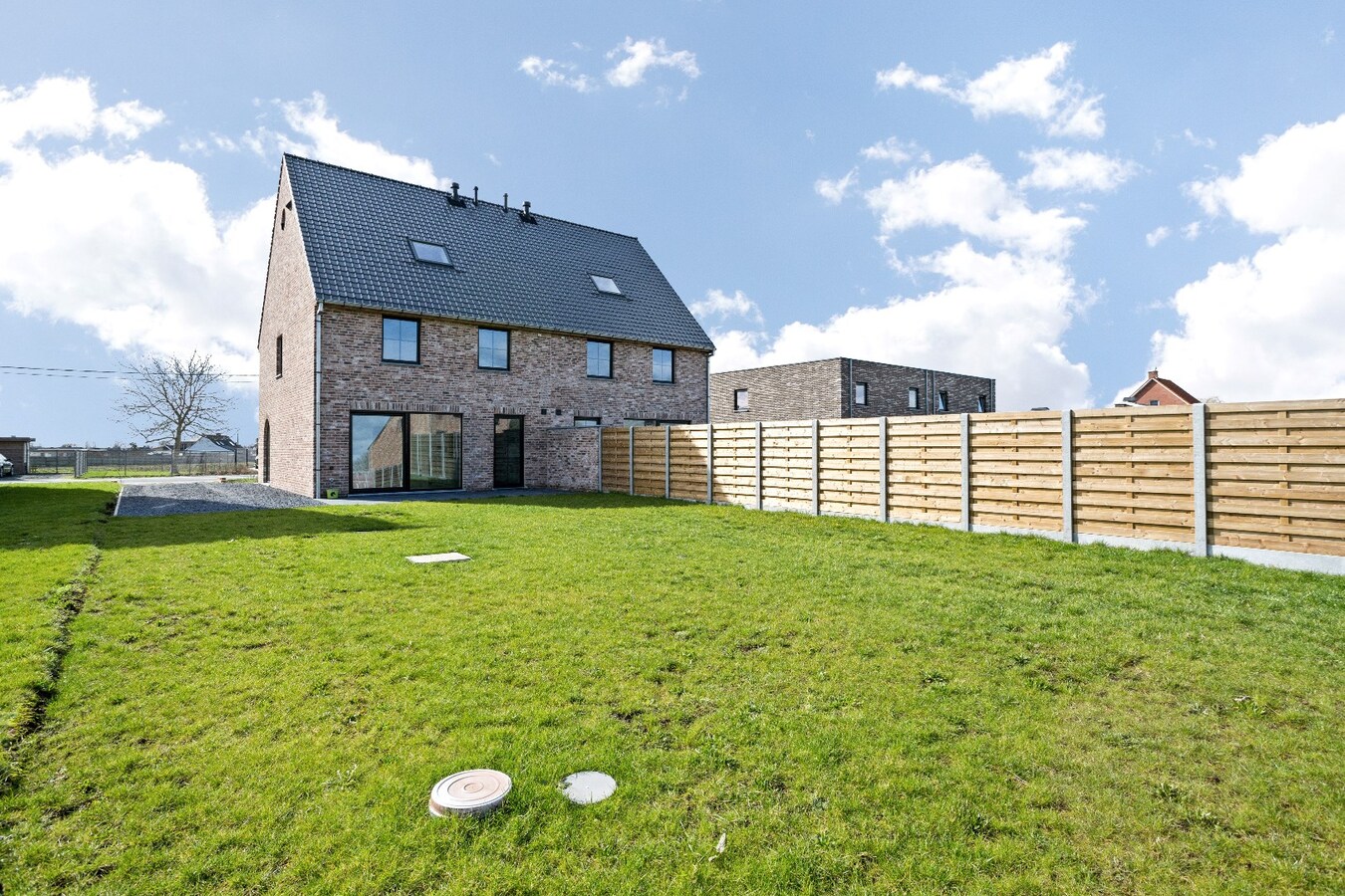 Energiezuinige nieuwbouwwoning met 4 slaapkamers te Houthulst 