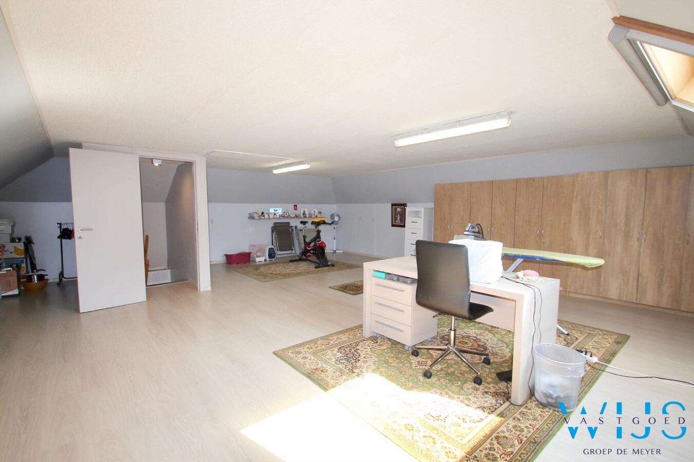 Magnifiek onderhouden woonhuis in een gezellige woonwijk te Evergem ! 