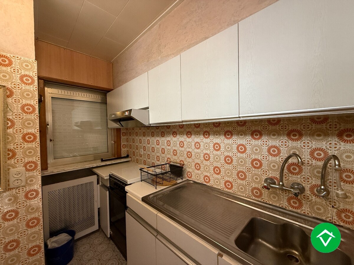 Karaktervolle halfopen bebouwing met 3 slaapkamers, tuin en garage te centrum Roeselare 