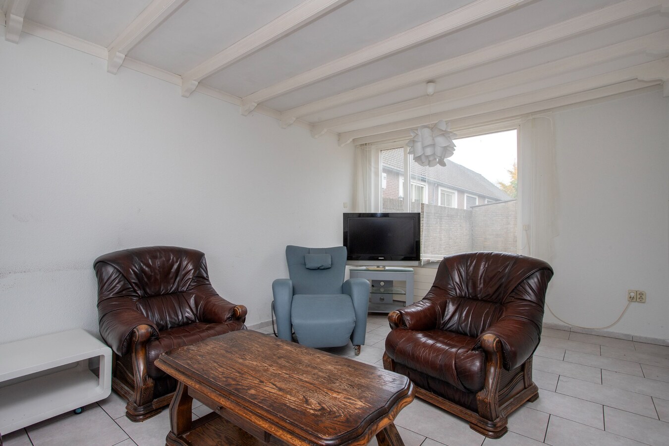 Te renoveren vrijstaande woning met vrijstaand bijgebouw gelegen in het centrum van Netersel. 