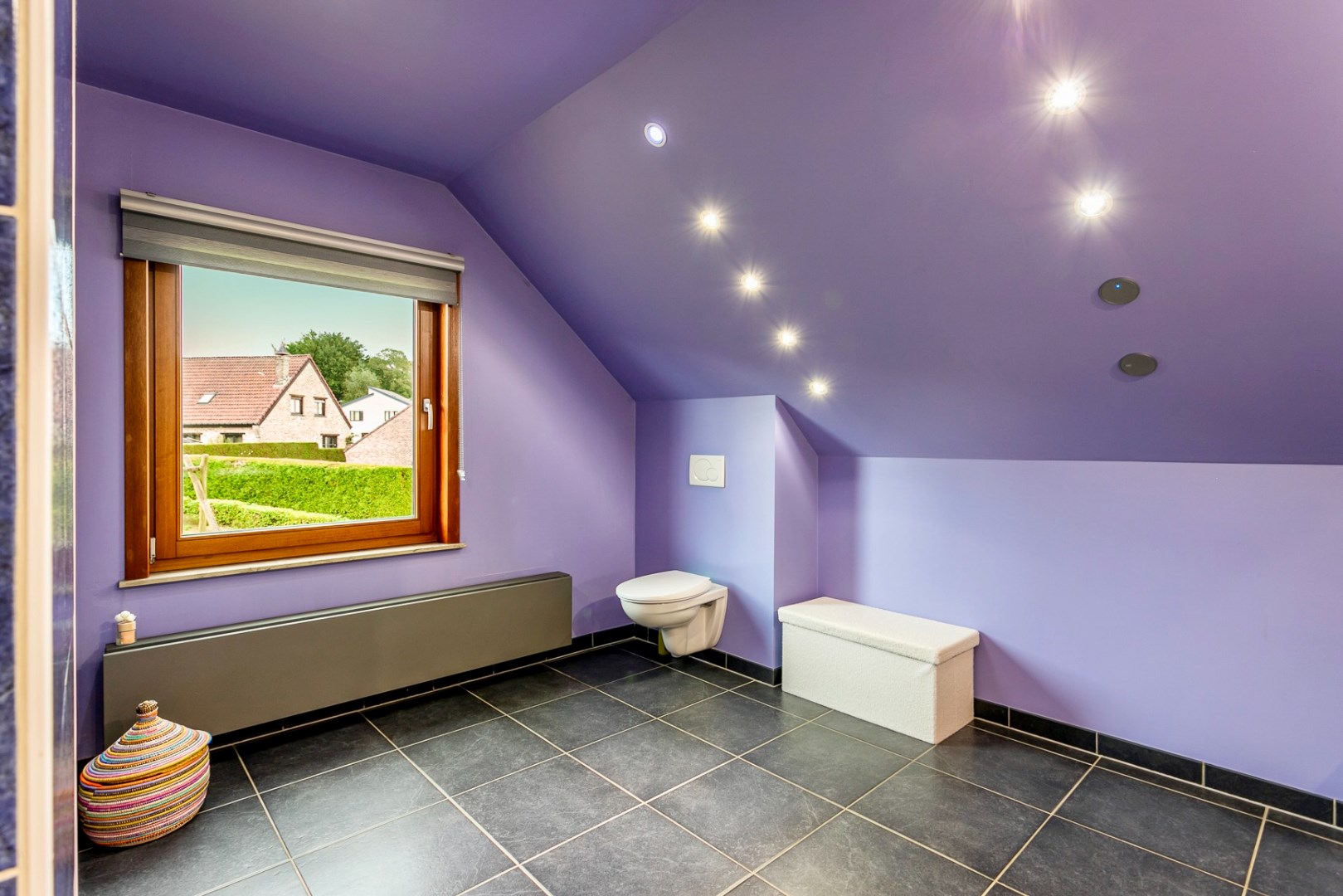 Instapklare woning met 3 slpks, garage, carport en tuin 