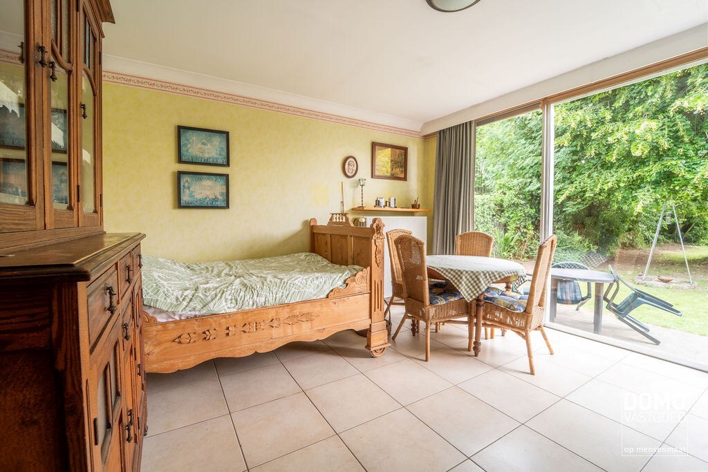 CHARMANTE TE RENOVEREN WONING MET 4 SLAAPKAMERS OP EEN PERCEEL VAN 13A TE HASSELT (KURINGEN) 