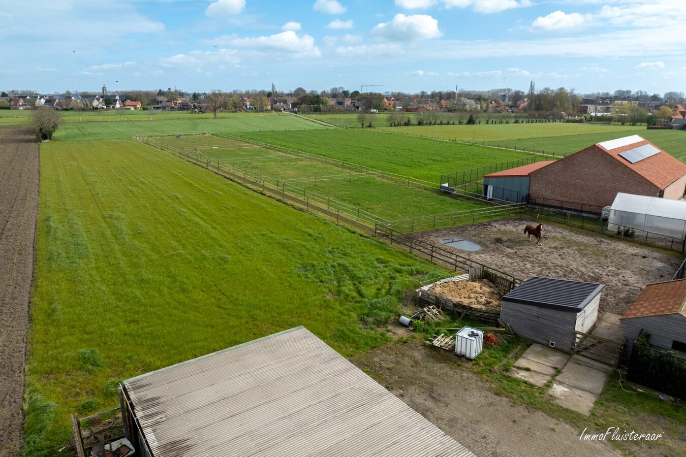 Bouwgrond voor HOB met aanpalende weide nabij het centrum van Hoogstraten 