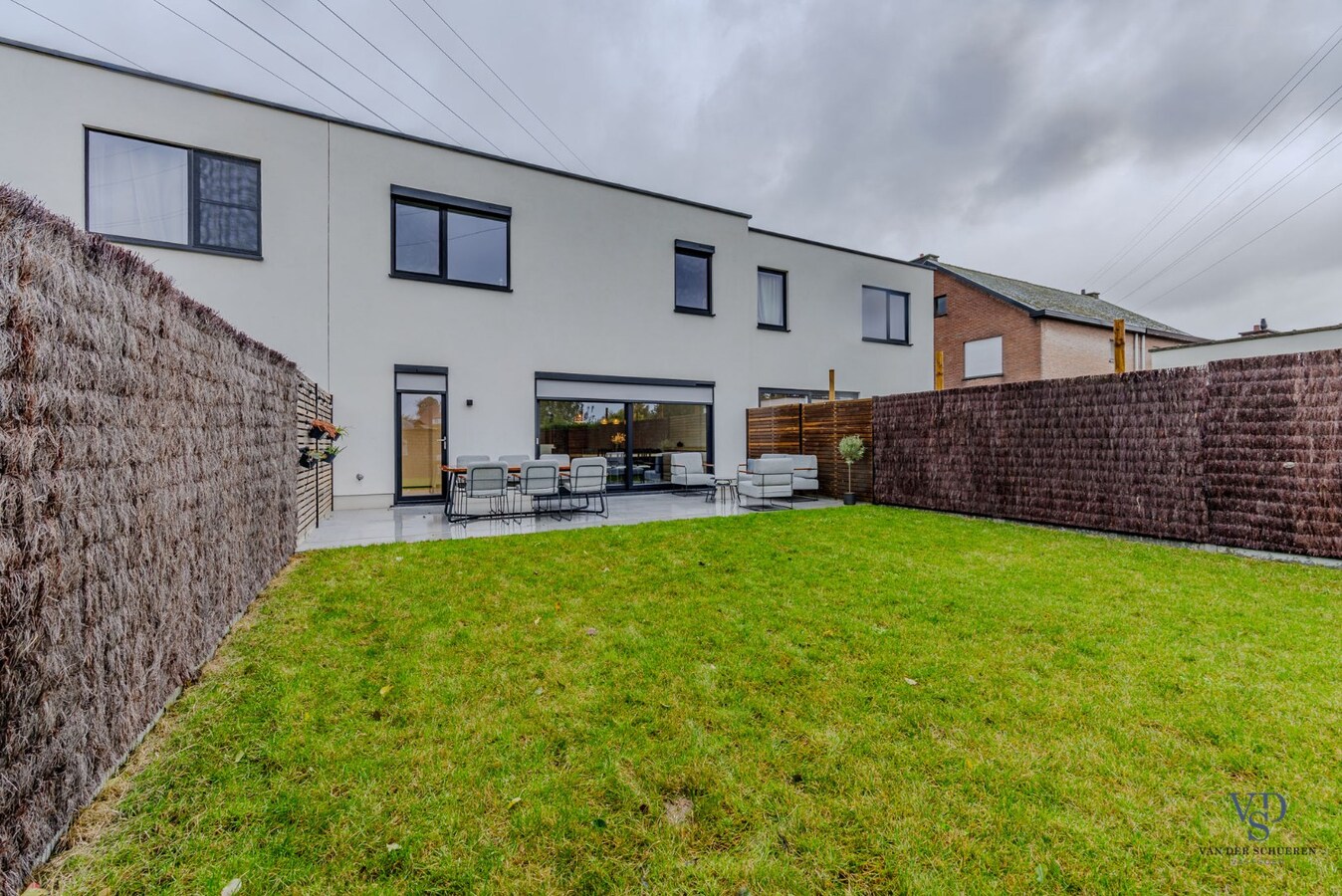 Recente, quasi-nieuwbouwwoning – instapklaar en energiezuinig (BEN) 