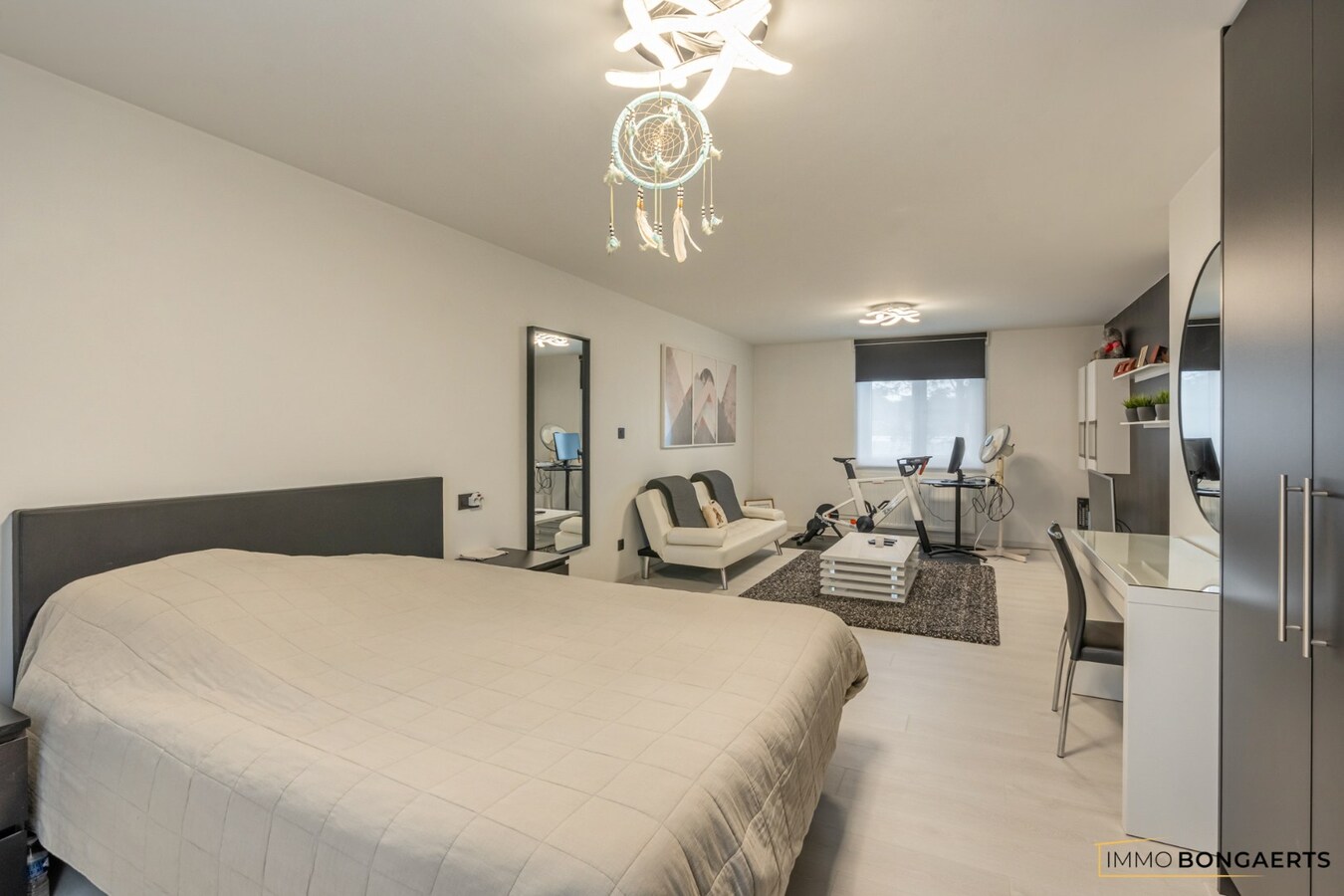 Exclusieve woning met volledig uitgeruste wellnesspraktijk nabij Hasselt 