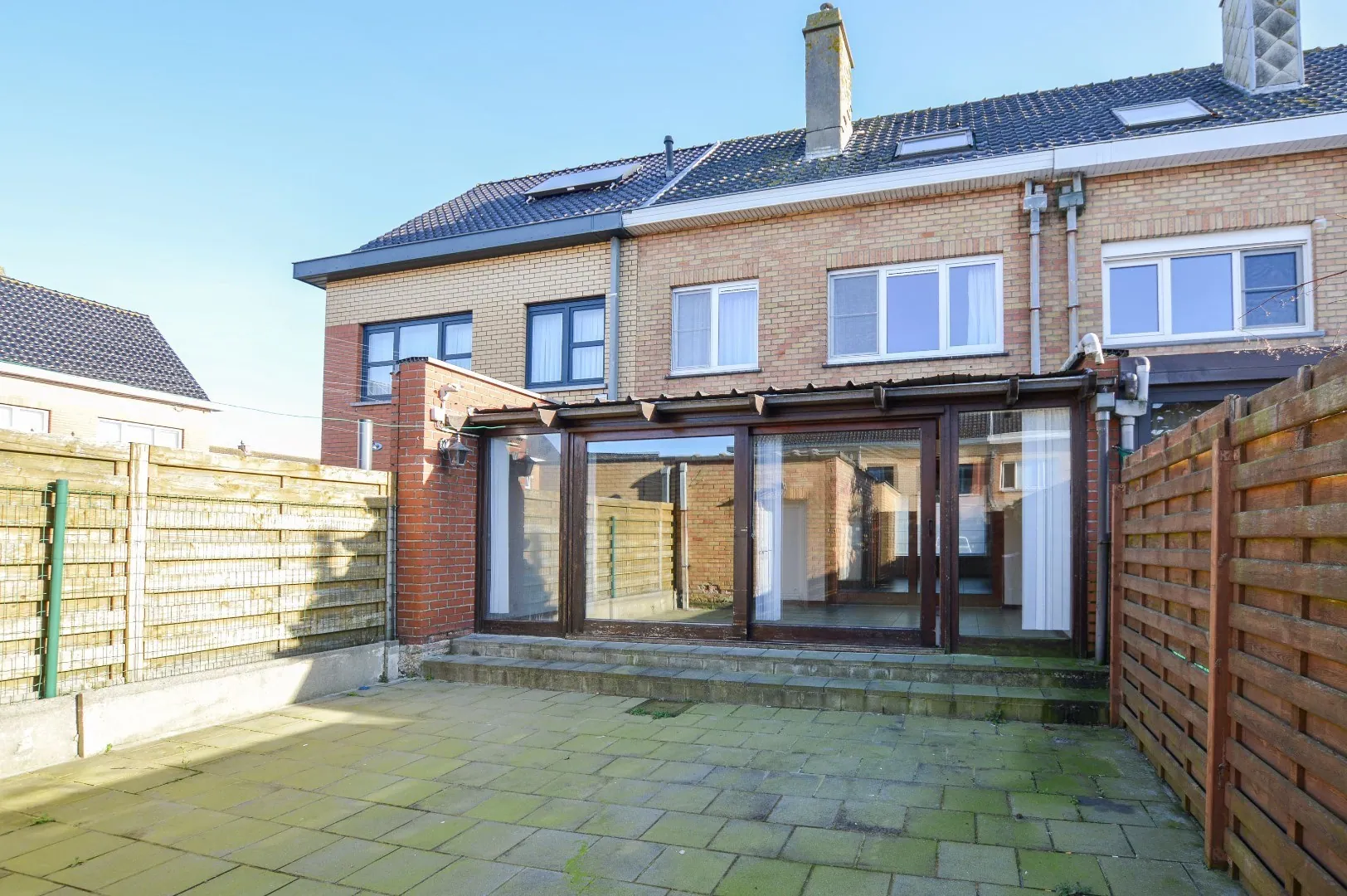 Rustig gelegen rijwoning met 4 slaapkamers te Lombardsijde