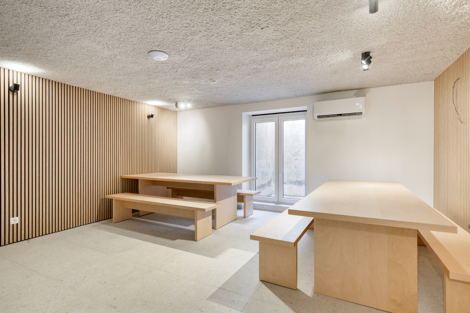 Volledig gerenoveerde studentenkamer in residentie met 15 studentenkamers en een 1slaapkamer appartement in hartje Leuven - EPC label A! 