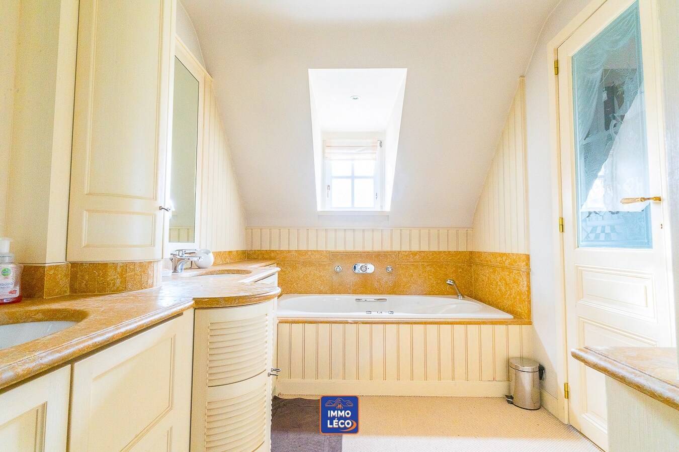 Propriété d'exception érigée sur 5592m², dans un environnement hyper prisé ! 