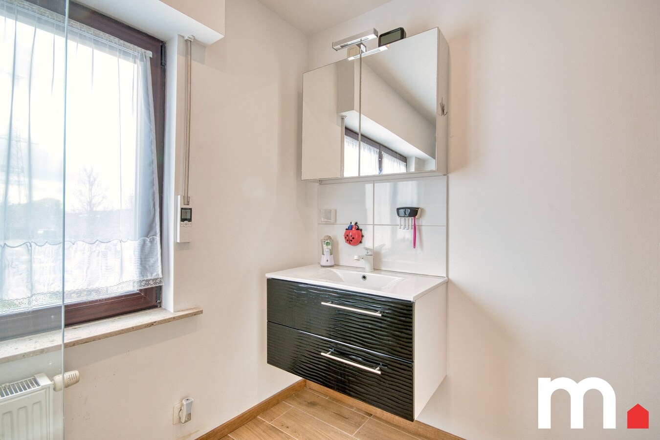 Instapklare woning te Deerlijk met 4 slaapkamers nabij het centrum! EPC B 