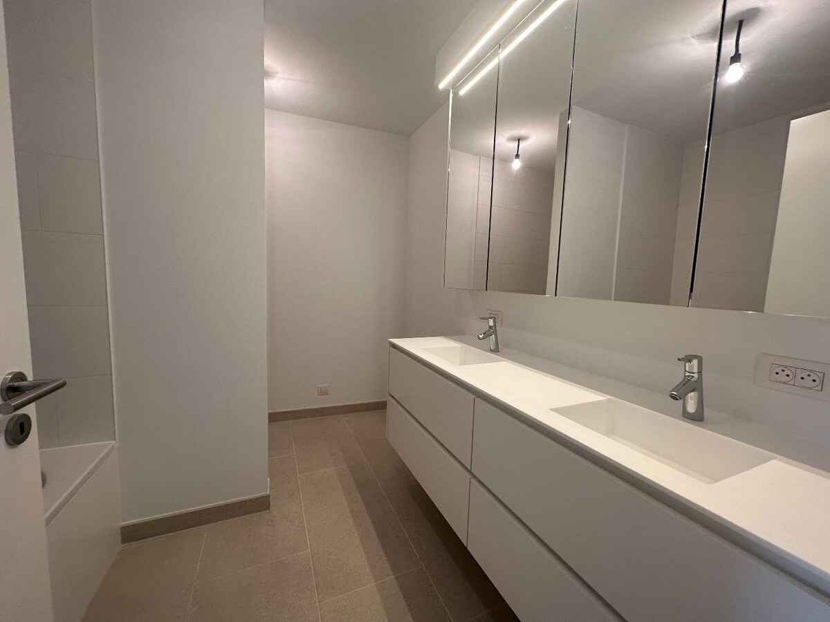 Stijlvol nieuwbouwappartement met 2 slaapkamers in centrum Houthulst 