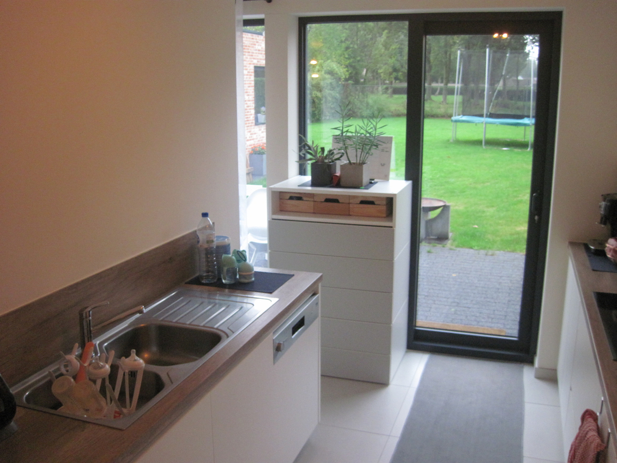 Exceptioneel ruim gelijkvloers appartement. Geen vaste kosten ! 