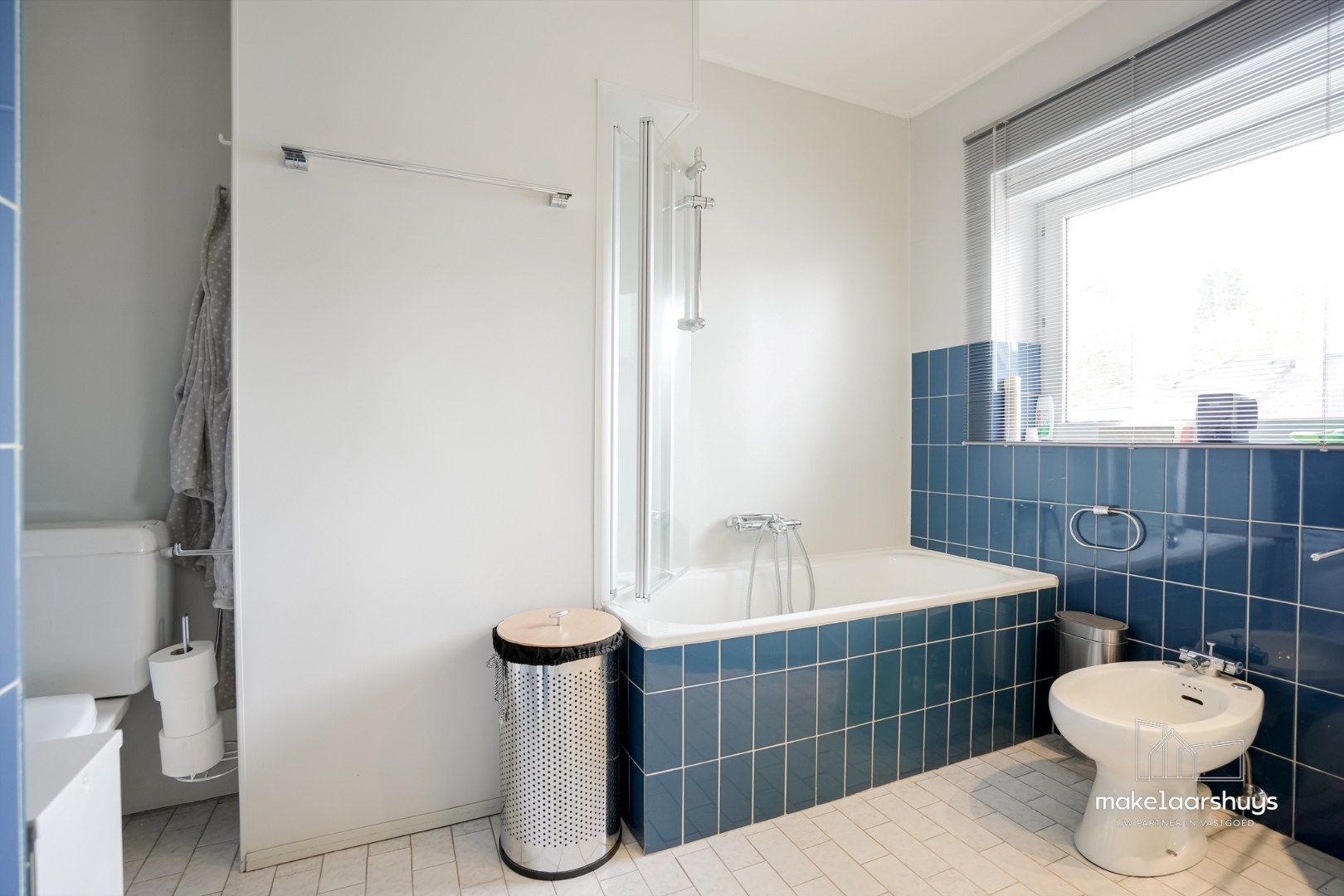 Goed onderhouden bel-etage met lift (regio Planet Group Arena) 