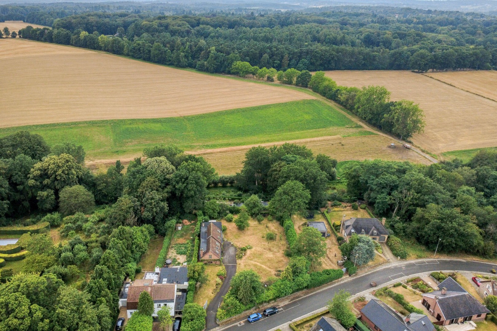 WONING met 4 kamers + bureau + garage 1640 SINT-GENESIUS-RODE 