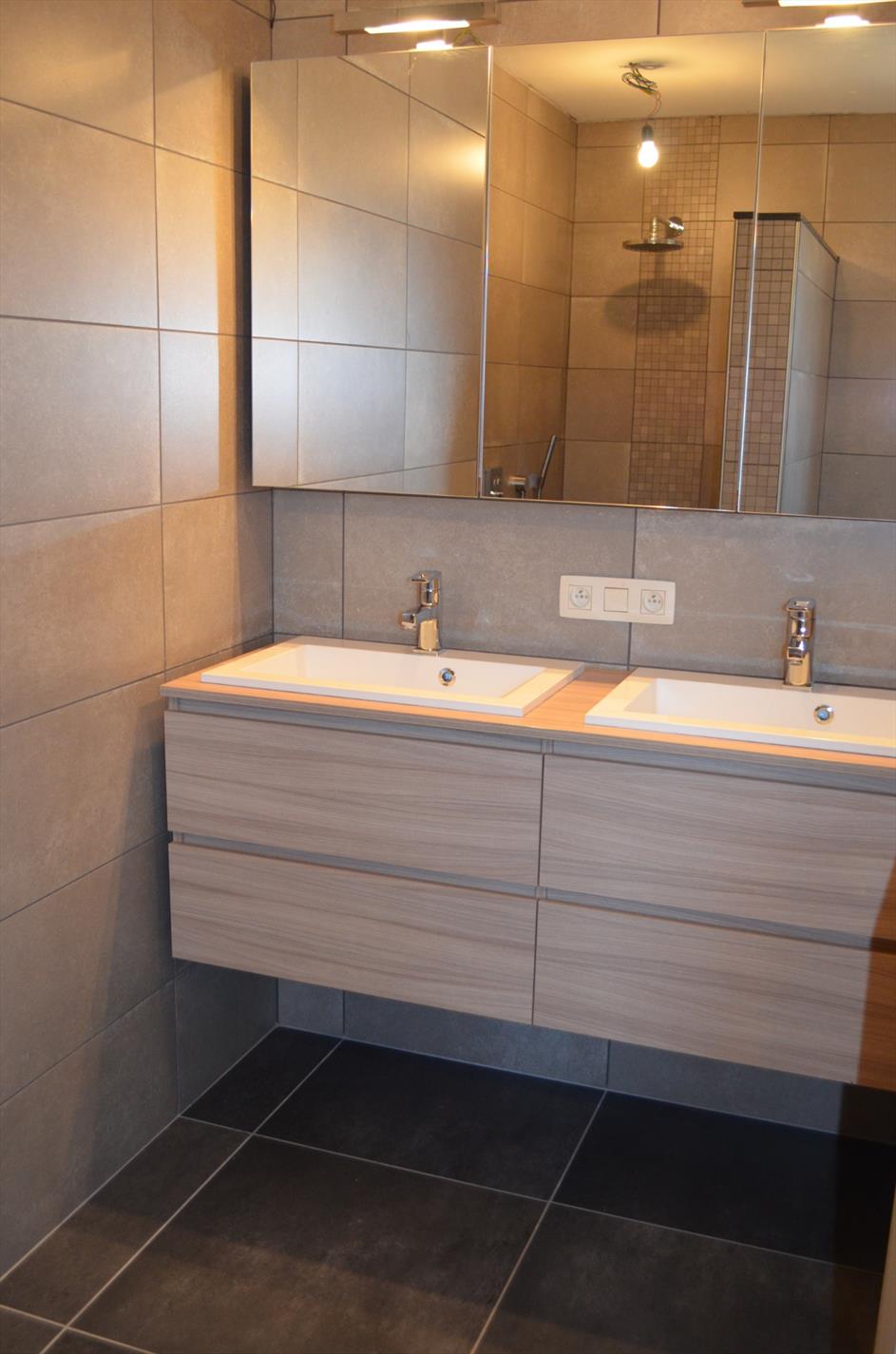 Knappe nieuwbouw gezinswoning te Waarschoot 