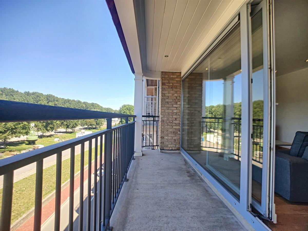 Knap woonappartement met grote balkons en open zicht - Heist 