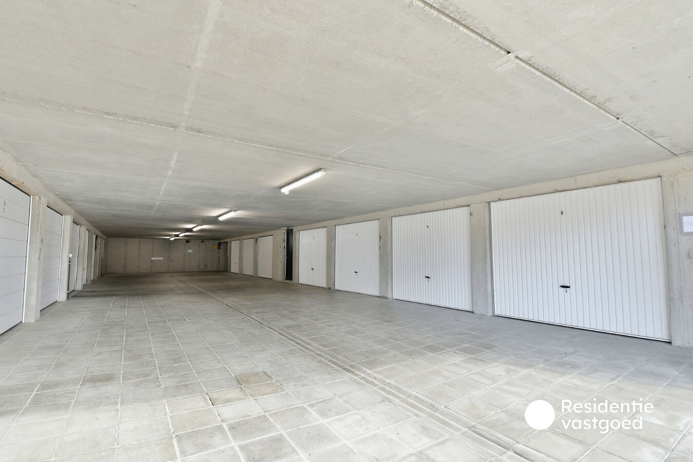 Te huur garage - Westkerke