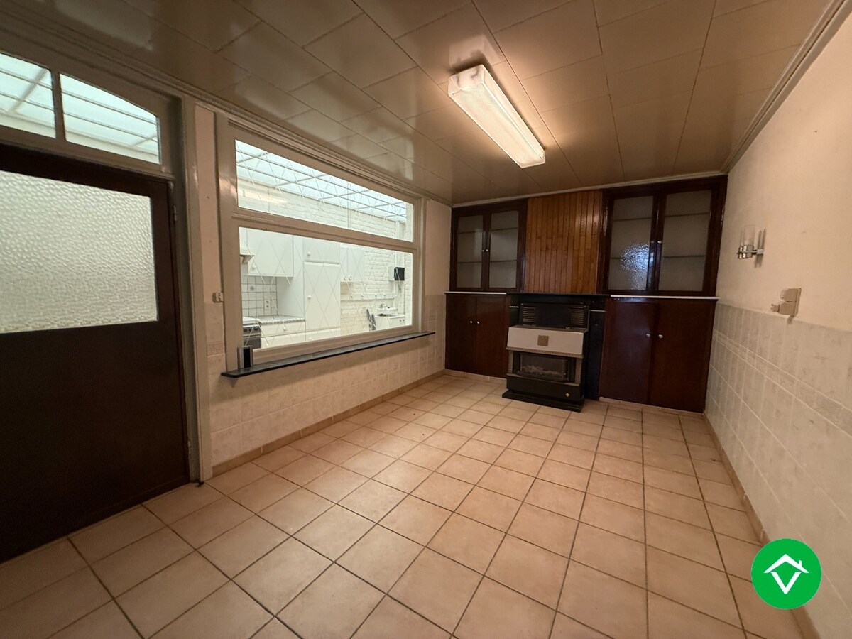 Gezellige rijwoning met 3 slaapkamers en tuin te centrum Roeselare 