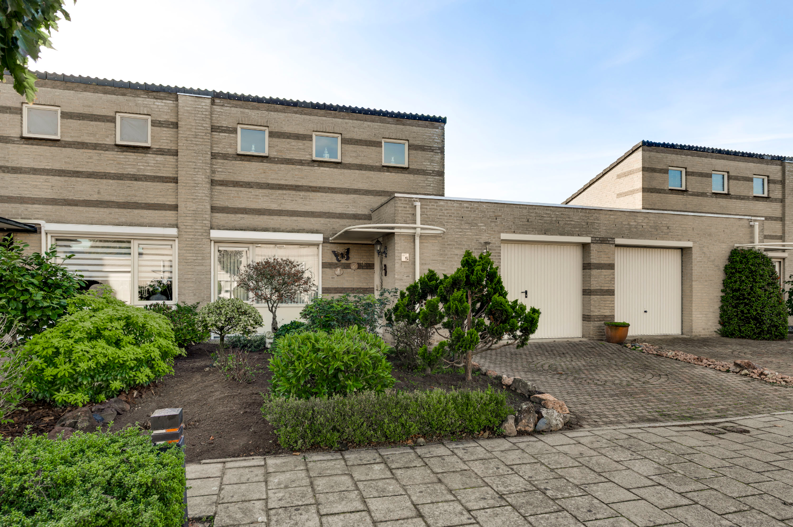 Ruime patiowoning in Weert: 3 slaapkamers, tuin op het zuiden, garage en comfortabele woonruimte van 100 m² – ideaal voor gezinnen! 