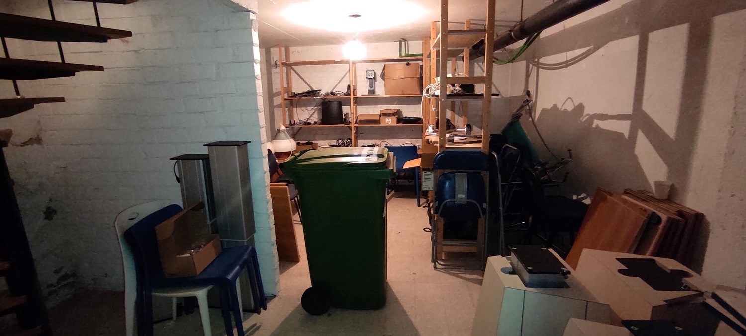 Centraal gelegen handelspand gelegen op een zeer commerciële ligging in de Lippenslaa (POP-UP MOGELIJK) 