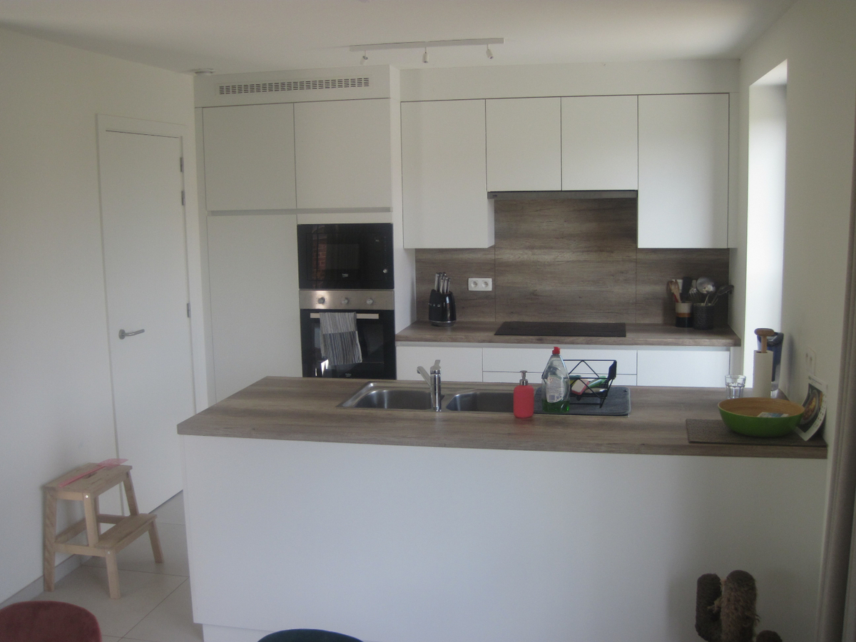 Nieuwe, ruime duplex!   GEEN VASTE KOSTEN !! 