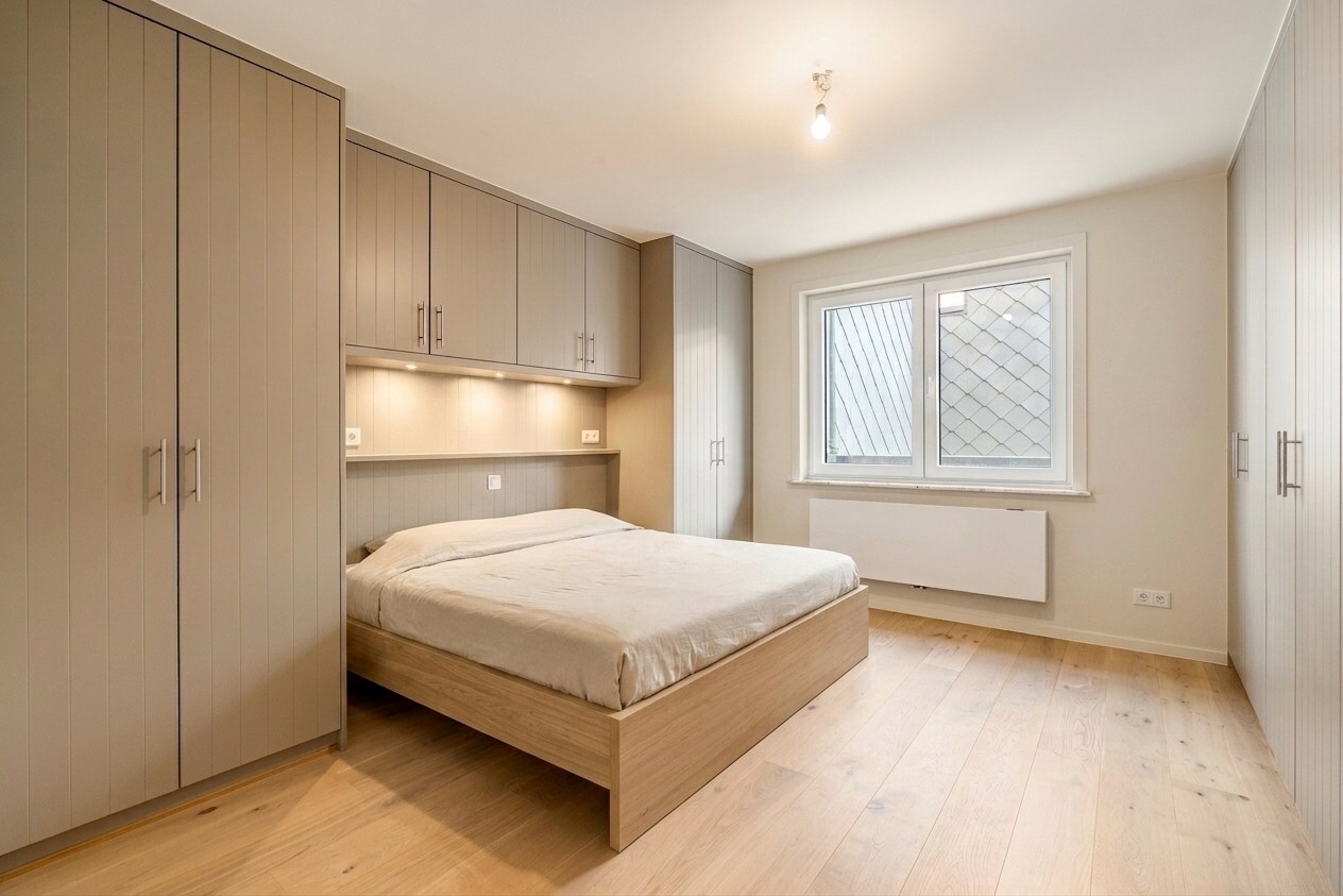 Totaal gerenoveerd appartement met open zicht en uitzonderlijke terrassen op topligging in Heist. 