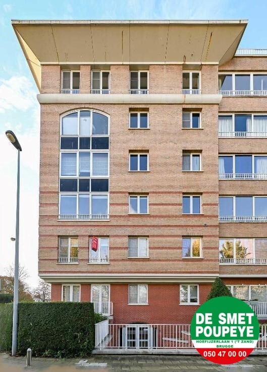 Zonnig hoekappartement nabij het station. 