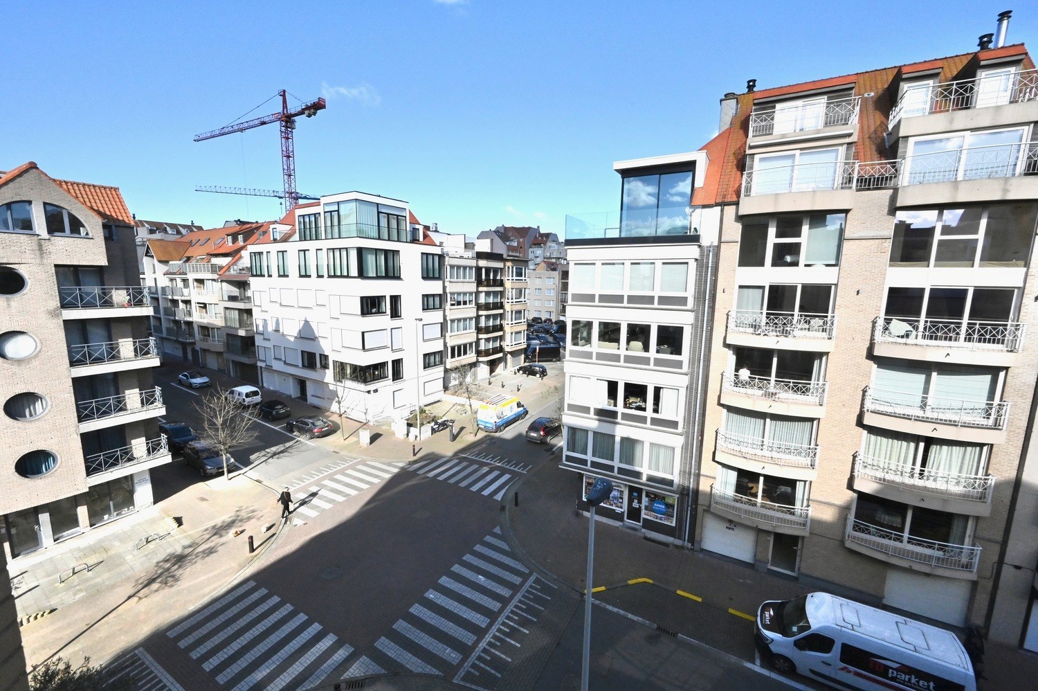 GEMEUBELD - Gezellig appartement vlakbij het strand (Rubensplein) en de Lippenslaan. 
