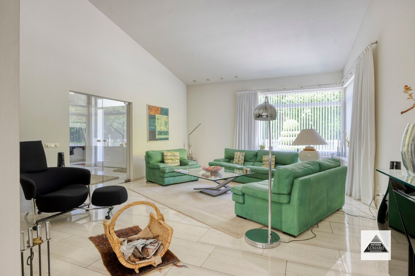 Residentieel gelegen villa op  perceel van  2.889 m². Aan Nationaal Park Hoge Kempen. 