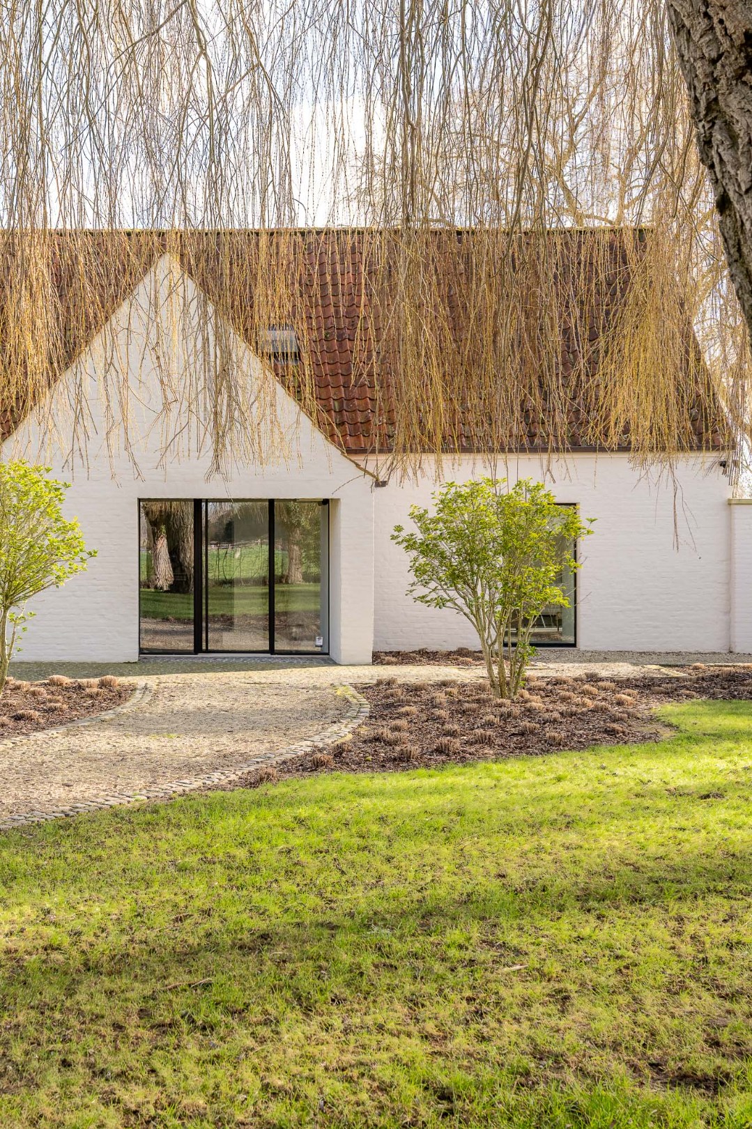 Uitzonderlijk gerenoveerde Hoeve met bijhuis op een domein van 1,5 hectare 