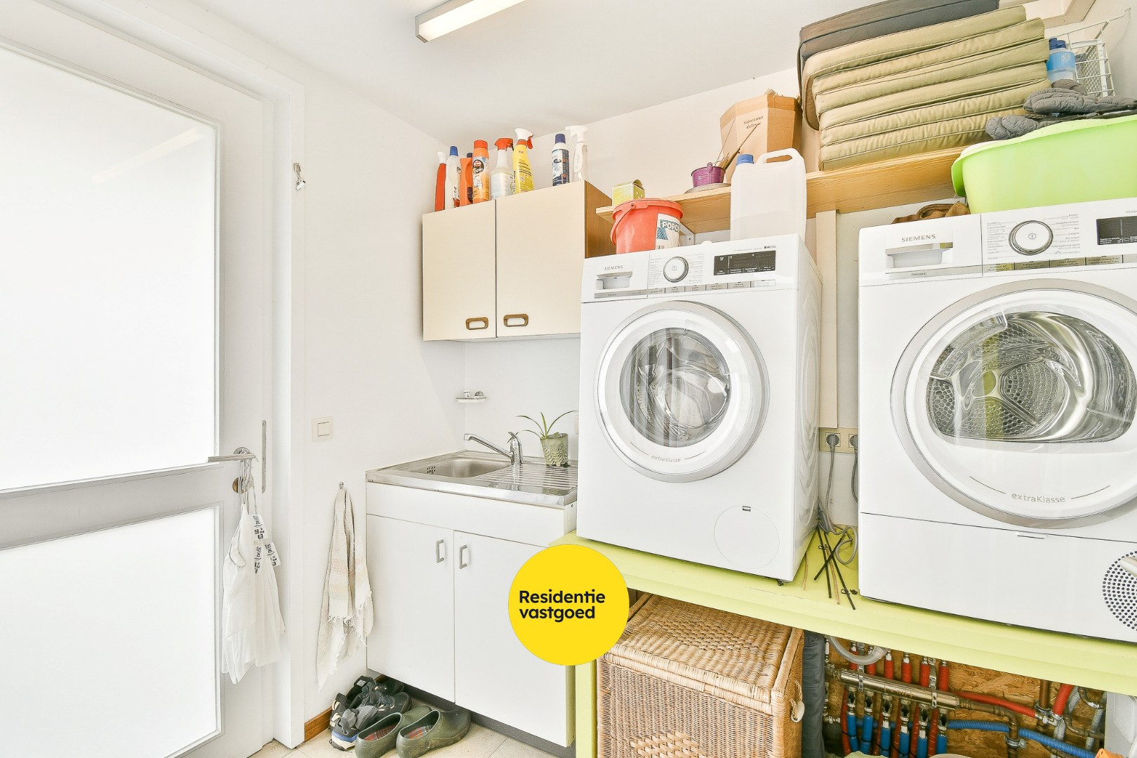 Instapklare woning met 4 slaapkamers, garage en carport 