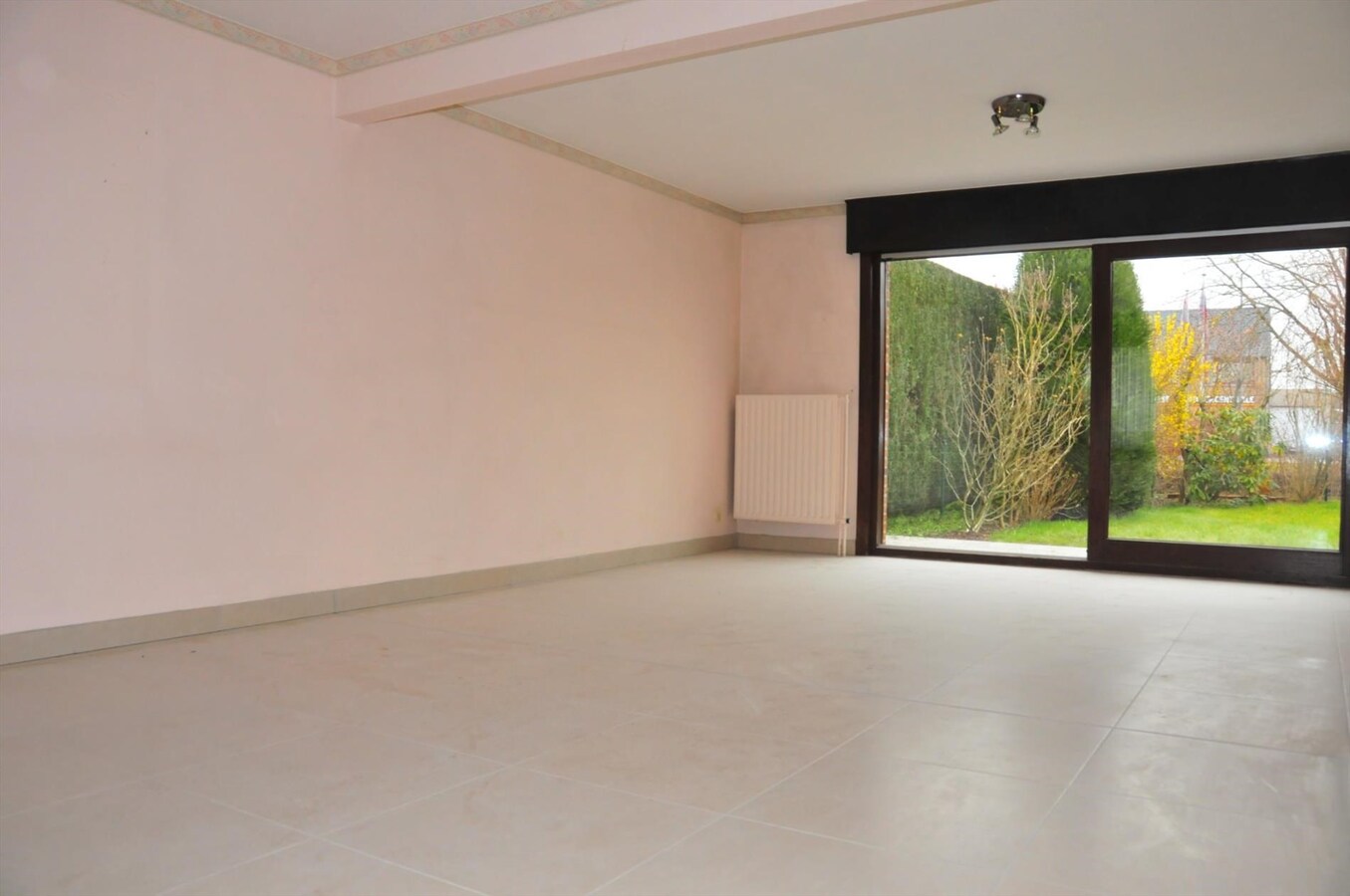 Ruime woning met 4 slaapkamers 