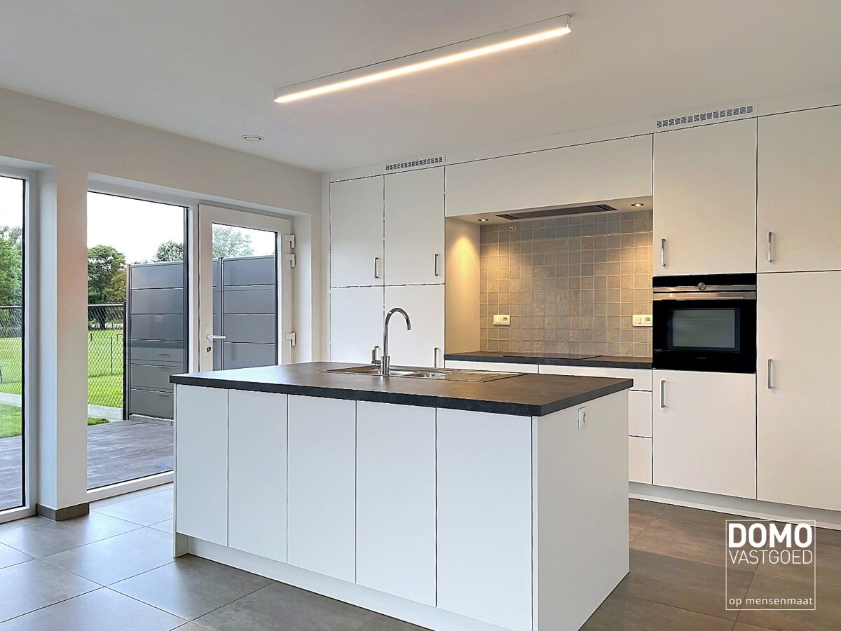 PRACHTIGE WONING MET 3 SLAAPKAMERS EN TUIN 