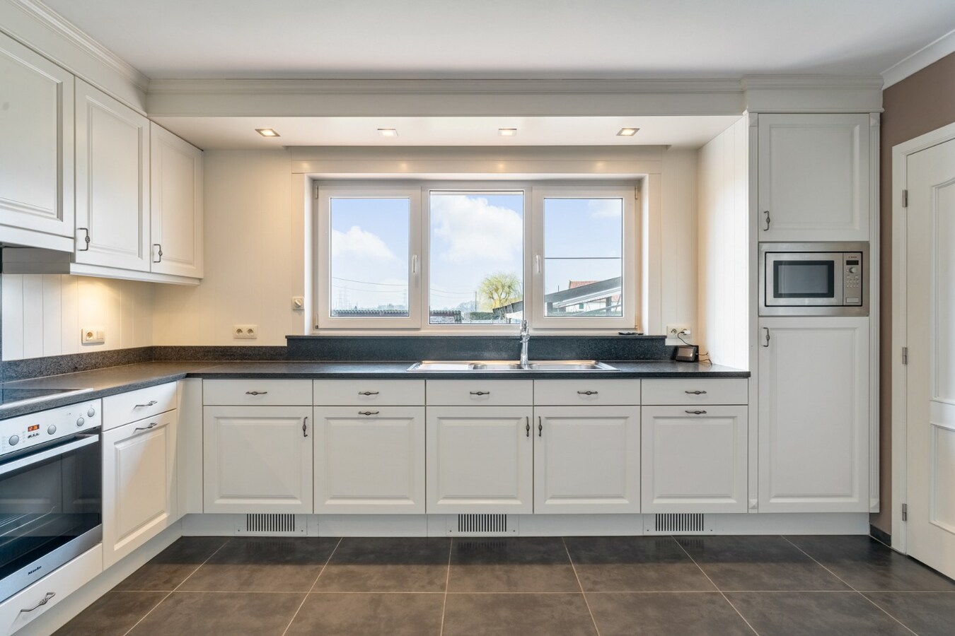 Comfortabele woning met sterke energieprestatie (label A), in landelijk woongebied. 